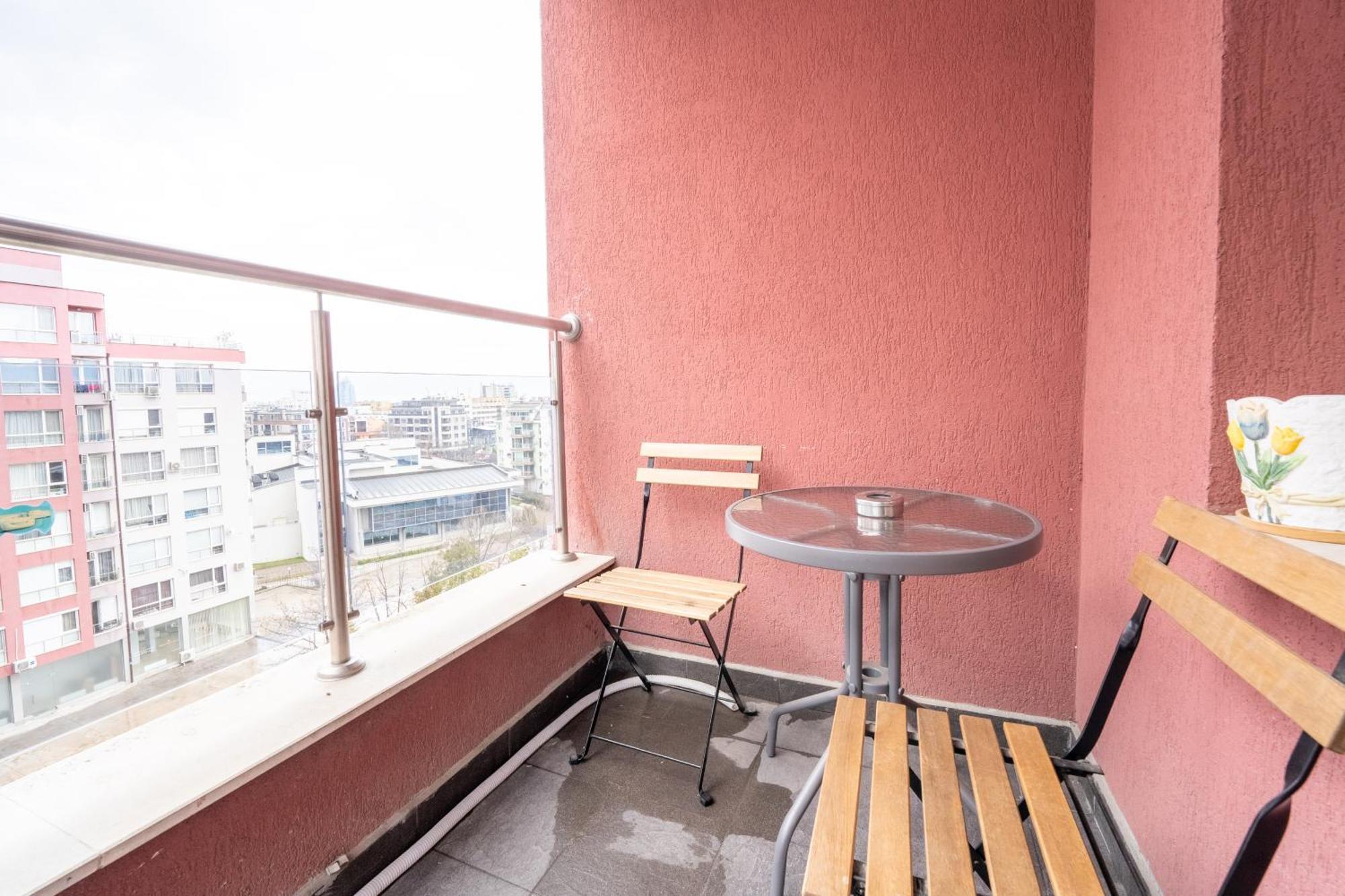 Lovely Apartment In Studentski Grad ソフィア エクステリア 写真